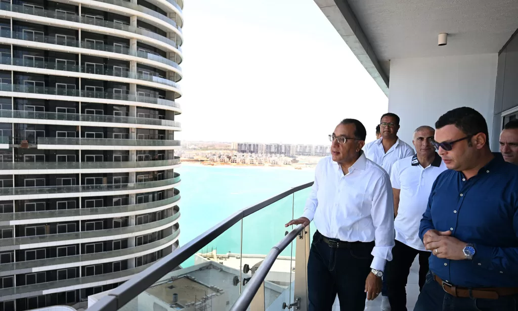PM hands over number of residential units in New Alamein City 5 - Egyptian Gazette