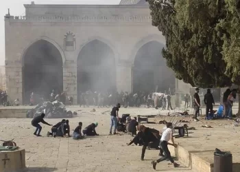 Israeli settlers storm Al-Aqsa Mosque under protection of Israeli police