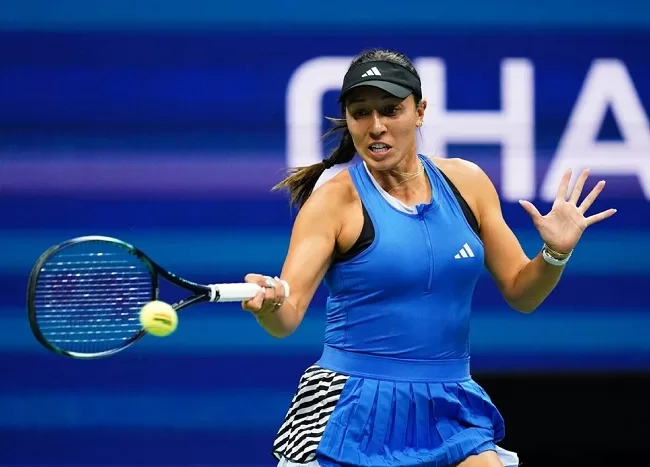 US Open: Alcaraz stunned as Sinner, Swiatek move on 1 - Egyptian Gazette Jessica Pegula