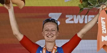 Kerbaol makes Tour Femmes history