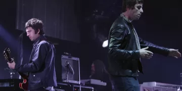 Oasis reunites for tour and ends15-year hiatus