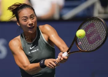 US Open: Zheng, Gauff roll into 2nd round