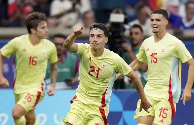 Spain claims Olympic men's football gold 1 - Egyptian Gazette