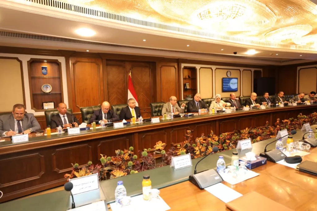 Hefny leads meeting to enhance airport travel efficiency 6 - Egyptian Gazette Hefny leads meeting to enhance airport travel efficiency 5 - Egyptian Gazette