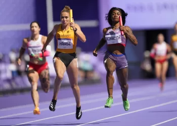 In Olympic relay, Sha’Carri Richardson saves US women, while men advance easily and Jamaica is out