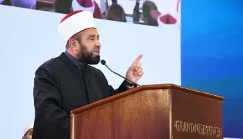 Palestinian Minister highlights role of Muslim women in spreading societal peace