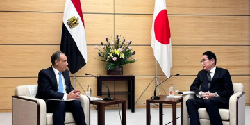 FM hands over message from President Sisi to Japanese PM