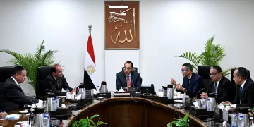 PM reviews finance ministry's work files with Kouchouk 1 - Egyptian Gazette PM reviews finance ministry’s work files with Kouchouk