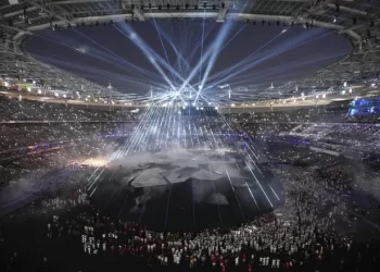 Paris closes the Olympics, and Los Angeles turns to Tom Cruise for its 2028 mission