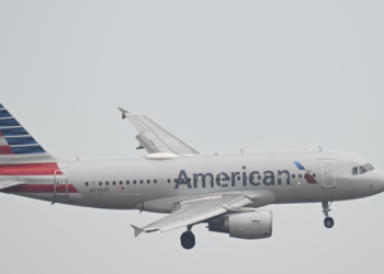 American Airlines extends suspension of flights from US to Israel through March 2025