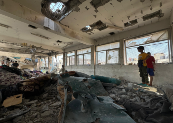 Israeli forces bomb school in Gaza, killing and injuring Palestinians