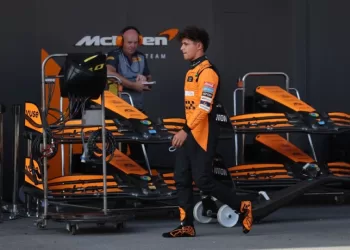 Norris to start 15th in Baku as Hamilton drops to pit lane