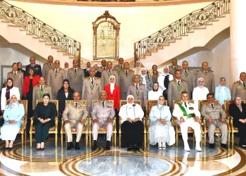 Defense min. honors retired commanders of Armed Forces