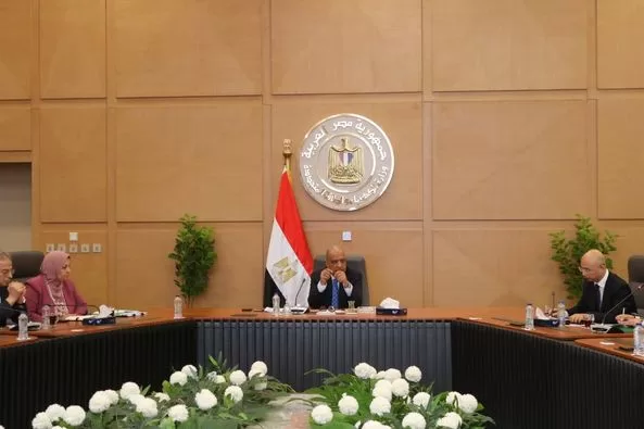 Electricity min., CSGI chairman discuss cooperation in fields of reducing electric loss 2 - Egyptian Gazette Electricity min., CSGI chairman discuss cooperation in fields of reducing electric loss 1 - Egyptian Gazette