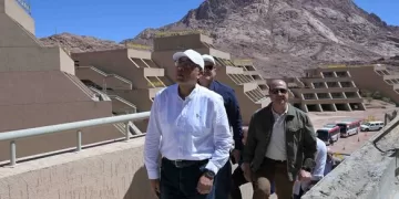 PM inspects mountain hotel project in St. Catherine city