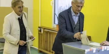 German chancellor’s Social Democrats seek to hold off far right in Brandenburg state election