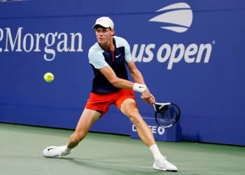 Sinner battles past Paul into US Open quarter-finals
