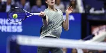 US Open:No. 1 Jannik Sinner beats Daniil Medvedev to reach the semifinals