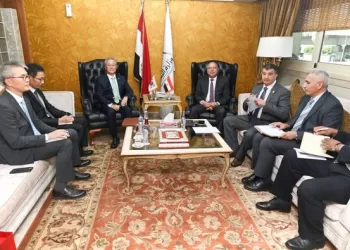 Industry and transport min. discusses co-operation with South Korea