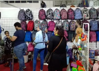 Low-price school supplies fair relieves parents’ suffering amid soaring costs 