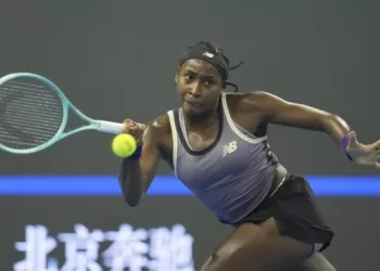 Gauff and Alcaraz advance at China Open