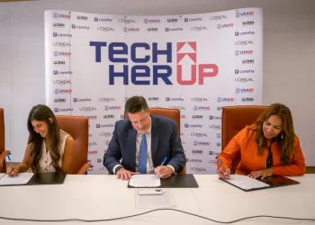 Letter of cooperation signed between USAID’s Business Egypt program, L’Oréal, and Carerha