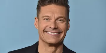 Ryan Seacrest debuts as new ‘Wheel of Fortune’ host