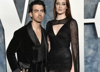 Joe Jonas, Sophie Turner declared divorced, single