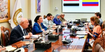 Egypt, Colombia mull ways to cement environmental co-op. 1 - Egyptian Gazette Egypt, Colombia mull ways to cement environmental co-op.