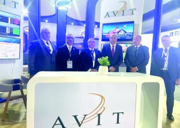 Minister tours pavilions of civil aviation at EIAS