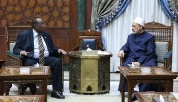 Al Azhar imam, Somali amb. discuss boosting co-operation in dawa, education