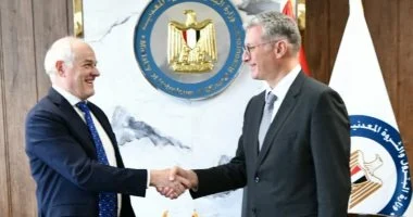 Petroleum minister meets Australian Amb. 2 - Egyptian Gazette Petroleum minister meets Australian Amb. 1 - Egyptian Gazette