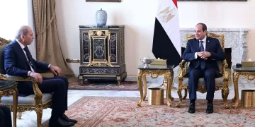 President Sisi discusses efforts to calm tension in region with Safadi