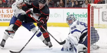 Canucks drop shootout to Flyers