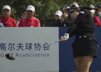 Sei Young Kim cards 10-under 62 to lead LPGA event in China after first round