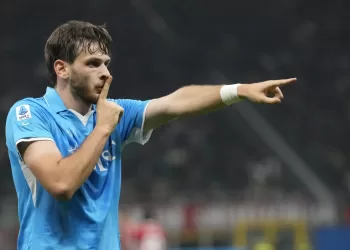 Napoli extends Serie A lead with win at Milan