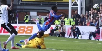 Liverpool extends Premier League lead