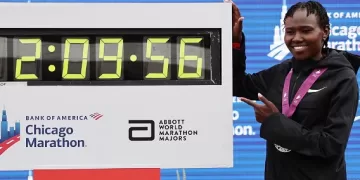 Ruth smashes women’s world record