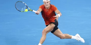 Rune squeezes past Berrettini in Shanghai