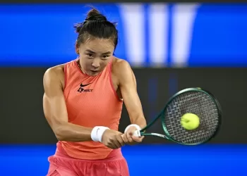 Yuan stuns Halep in HK