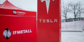 Tesla raises Sweden market share despite labour strike