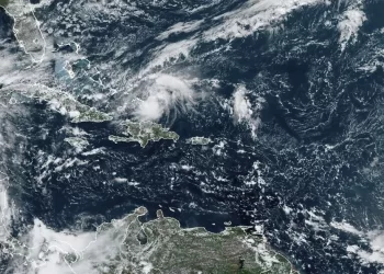 Hurricane Oscar makes landfall in the Bahamas and heads towards Cuba