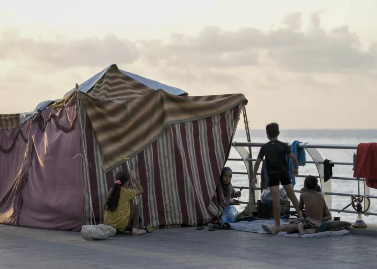 The UN says over 400,000 children in Lebanon have been displaced in 3 weeks by war 1 - Egyptian Gazette