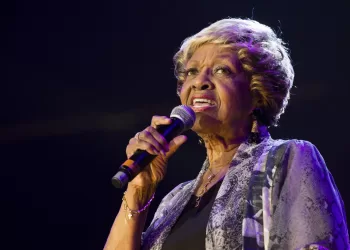 Cissy Houston, a Grammy-winning gospel singer and Whitney Houston’s mother, dies at 91