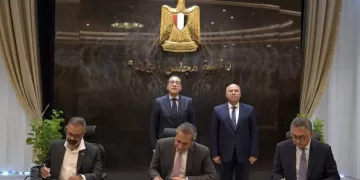 PM attends signing of MoU with DP World to study development of public, free zone