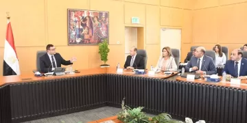 Housing min. follows up work progress in Old Cairo’s Fustat Hills Park