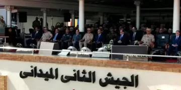Sisi inspects lineup of 6th armored division of 2nd Field Army in Ismailia
