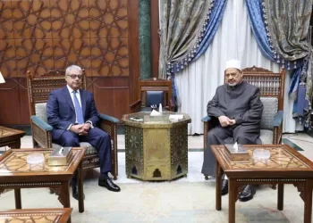 Azhar Grand Imam receives new Egyptian envoys to Saudi Arabia, The Netherlands