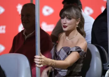Taylor Swift is back to watch Travis Kelce and the Chiefs with Eras Tour soon to resume