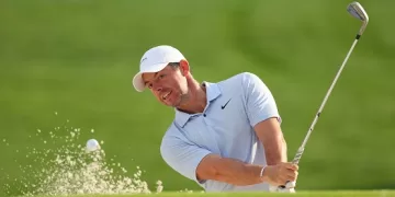 McIlroy shares lead at DP Worlds